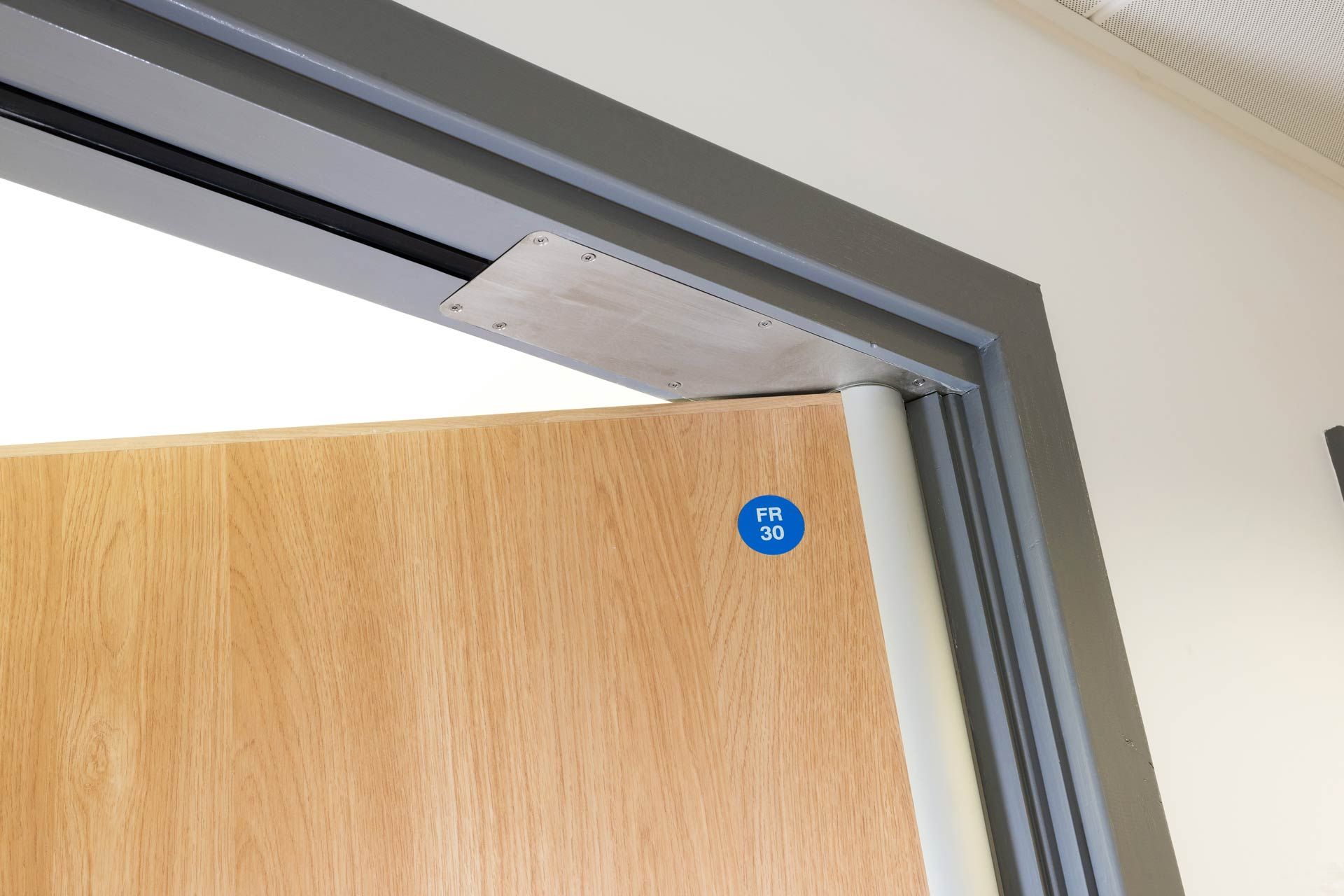 Concealed door closer Concealed door closer